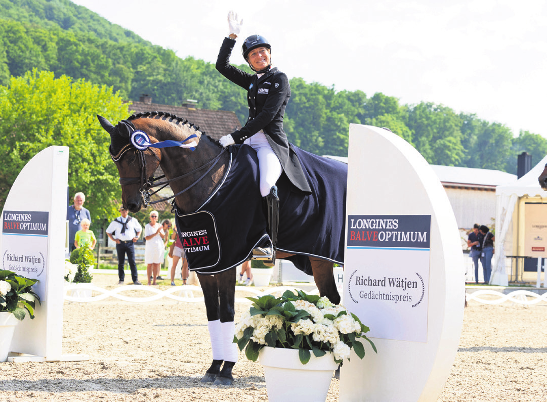 Fordert die Konkurrenz auch dieses Jahr wieder heraus: Ingrid Klimke (GER) auf First Class in Balve 2023 © Thomas Hellmann