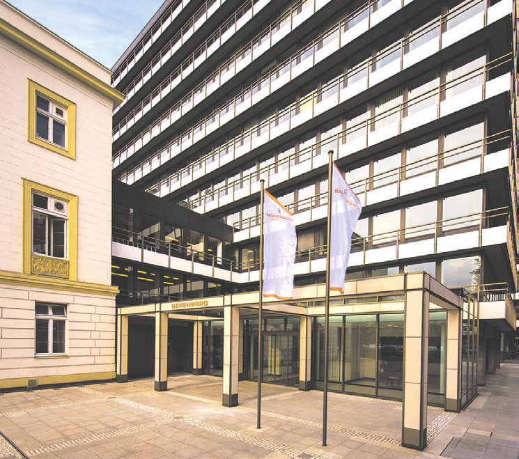 Das Berenberg-Gebäude am Neuen Jungfernstieg in Hamburgs City. Berenberg ist Deutschlands älteste Privatbank. Sie wurde im Jahre 1590 zunächst als Handelshaus gegründet.