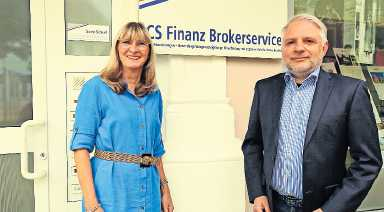 Sven Schuff und seine Mitarbeiterin Steffi Beenke stehen als Ansprechpartner bereit. FOTO: MIRIAM DIECKVOẞ