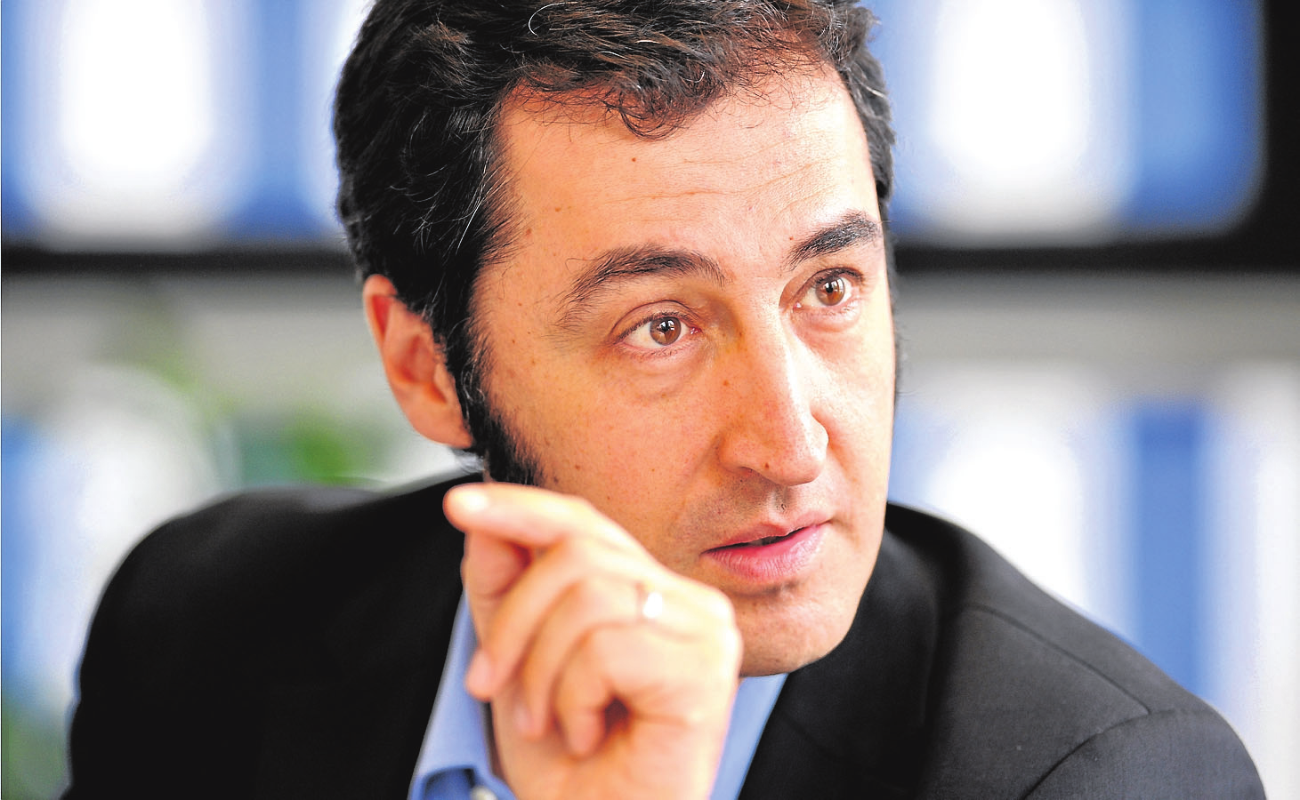 CEM ÖZDEMIR: Der heutige Landwirtschaftsminister war 2009 Gast beim Verlag Parzeller. Damals als Grünen-Chef warb er für eine rot-grüne Regierung. Die Bundestagswahl ging bekanntermaßen anders aus. /Foto: Charlie Rolff