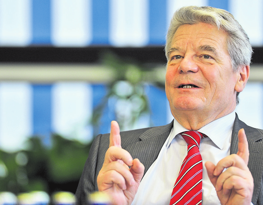 JOACHIM GAUCK: Als der ehemalige Chef der Stasi-Unterlagenbehörde Gast bei der Fuldaer Zeitung war, war er kurz zuvor in der Bundesversammlung bei der Wahl zum Bundespräsidenten Christian Wulff unterlegen. Zwei Jahre später wurde der gebürtige Rostocker dann aber doch zum 15. Bundespräsidenten gewählt. / Foto: Charlie Rolff