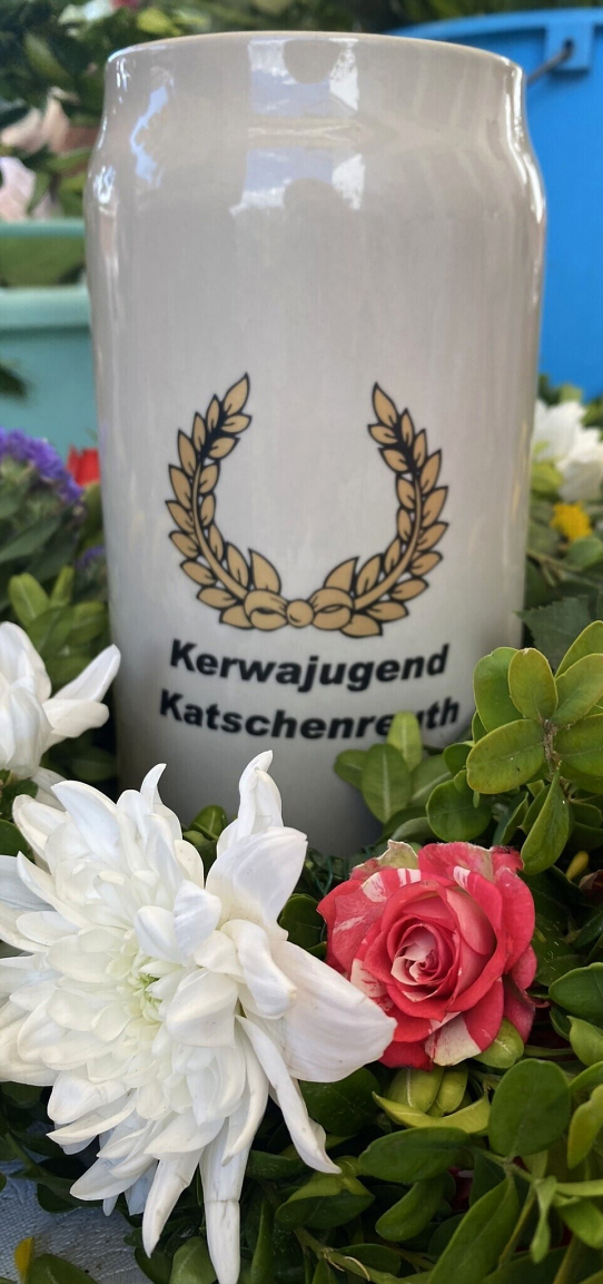 Der traditionelle Bierkrug der Kerwa-Jugend.