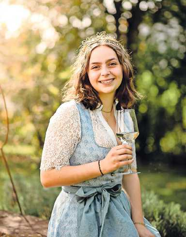 Die Edesheimer Weinprinzessin Maria I. FOTO: ORTSGEMEINDE EDESHEIM/GRATIS