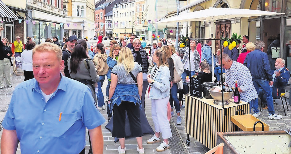 Am Donnerstag, 5. September, lässt sich von 17 bis 21 Uhr wieder bei Livemusik am Steinweg flanieren, stöbern, shoppen, und schlemmen.