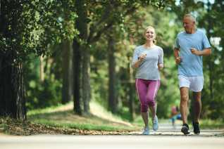 Beim Sport verliert der Körper viel Flüssigkeit und dadurch wichtige Mineralstoffe. FOTO: PRESSMASTER/STOCK.A ADOBE.COM/AKZ-O