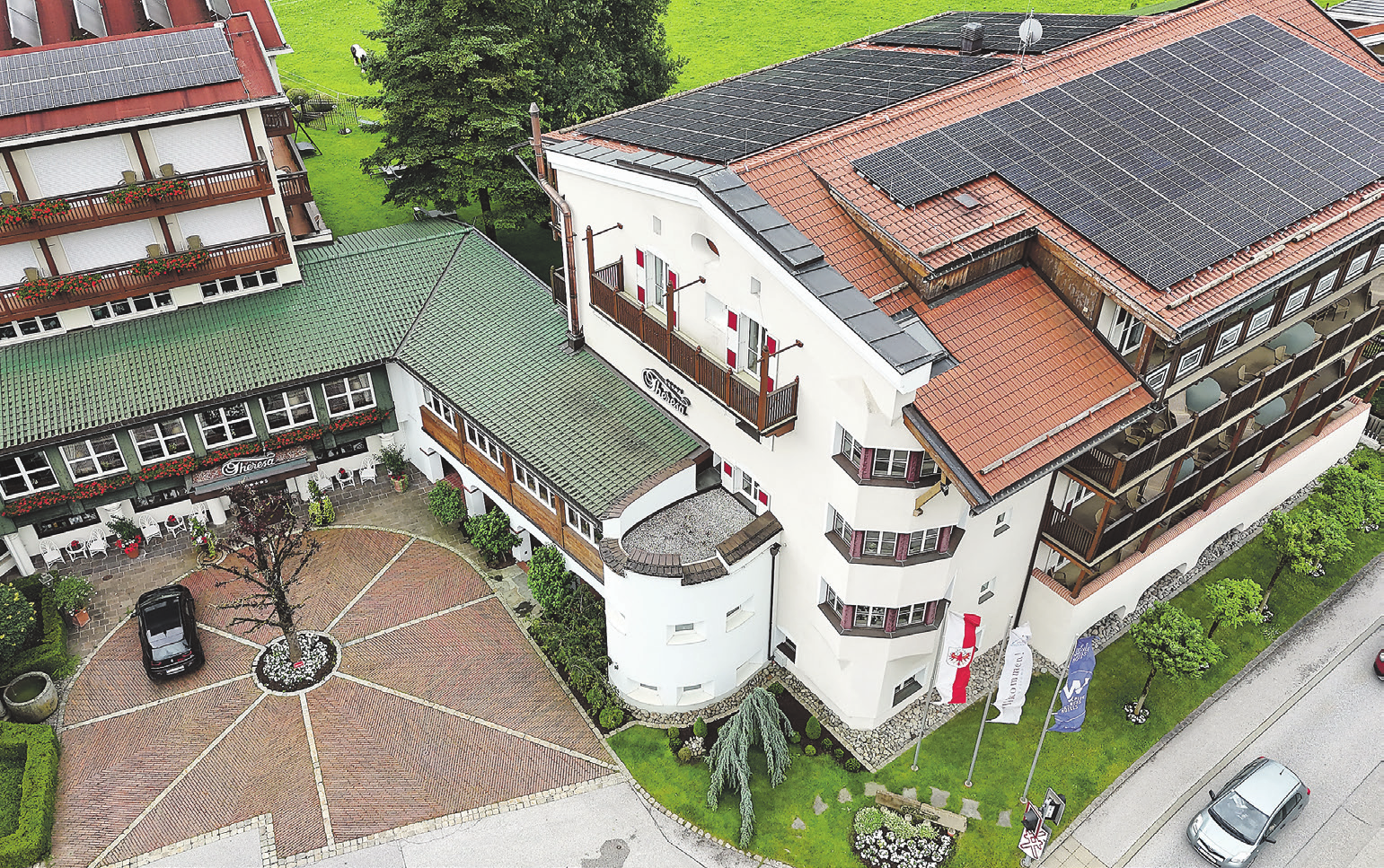 PV-Groẞprojekt in Tirol: Wellnesshotel Theresa