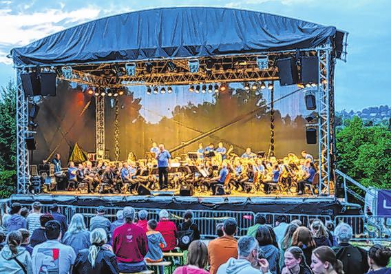 Stadtkapelle Leonding: Was wäre ein Stadtfest ohne Frühschoppen mit der Stadtkapelle? Foto: cityfoto.at/Wolfgang Simlinger