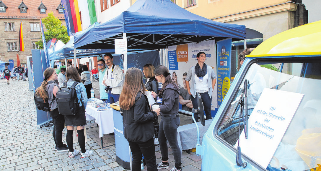 Die Fränkische Landeszeitung ist mit einem Stand vertreten und bietet interessante Ausbildungsmöglichkeiten. Eine kleine Überraschung für Interessierte gibt es auch.