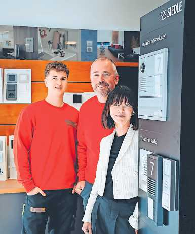 David, Christine und Bernd Wissmeier (von links) FOTO: ELEKTRO WISSMEIER/GRATIS