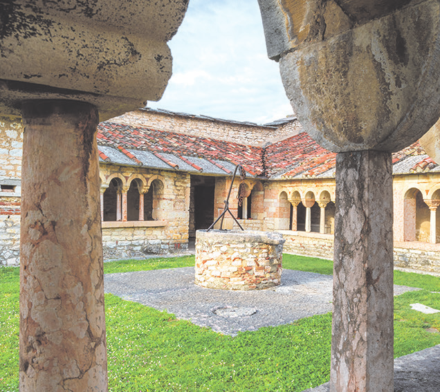 Kreuzgang der Pfarrkirche San Giorgio Martire San Giorgio die Valpolicella. Der Ort in der Nähe des Gardasees ist nur nach einem langen Sparziergang erreichbar.