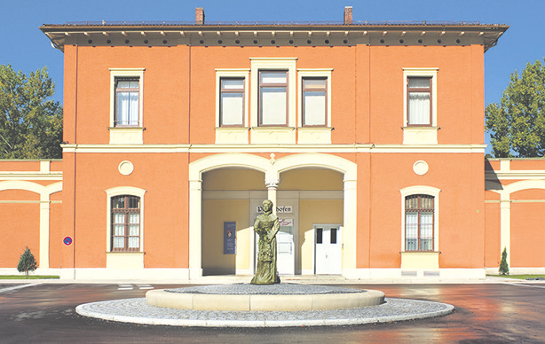 Der historische Bahnhof von Possenhofen am Starnberger See beherbergt das Kaiserin Elisabeth Museum