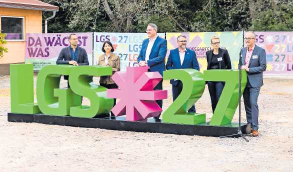 Vorfreude auf die Landesgartenschau 2027 (von rechts): LGS-Geschäftsführer Tobias Dreher und Anne Pieper, Oberbürgermeister Marc Weigel, Ministerpräsident Alexander Schweitzer, Landeswirtschaftsministerin Daniela Schmitt und der Geschäftsführer des Planungsbüros Atelier Loidl Felix Schwarz. FOTO: HEYMO FOTO & FILM/GRATIS