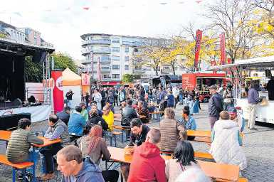 Streetfood-Genuss auf dem Stephanplatz. FOTO: TKN