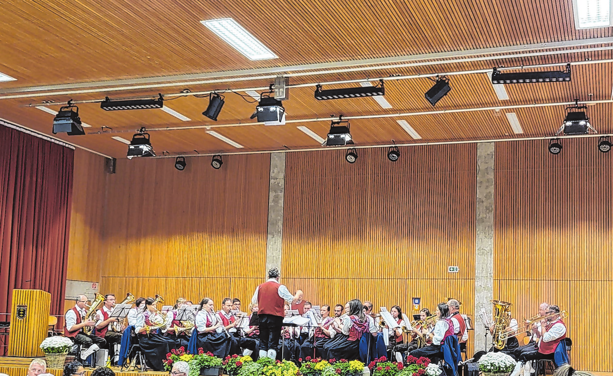 Zünftige Blasmusik umrahmt die Geselligkeit beim traditionellen Herbstfest des Musikvereins Lyra. Foto: Musikverein Lyra