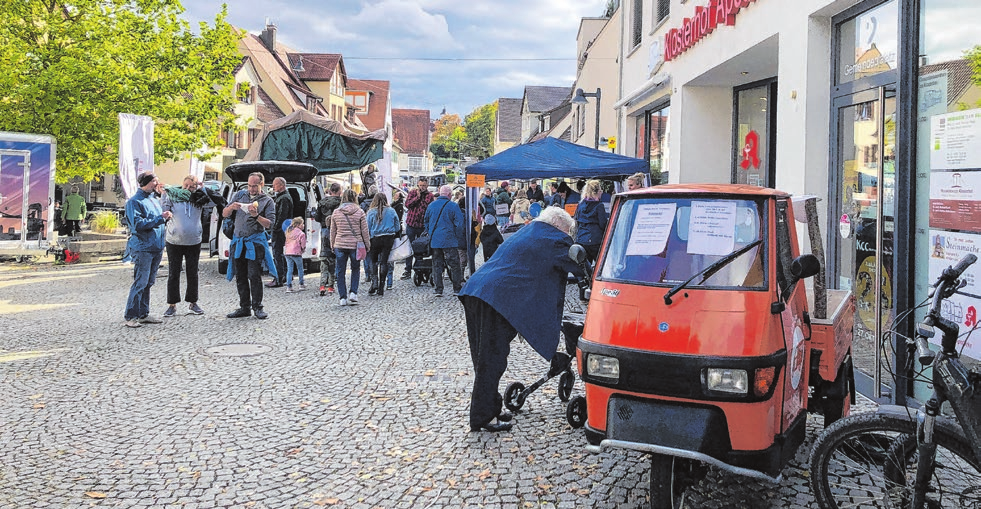 Bummeln und shoppen am verkaufsoffenen Sonntag in Söflingen. Foto: U. Hoche