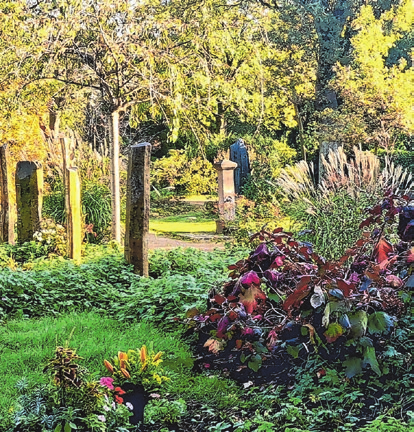 Friedhöfe als grüne Oasen in der Stadt - Gemeinschaftsgrabanlage Nordfriedhof Düsseldorf.