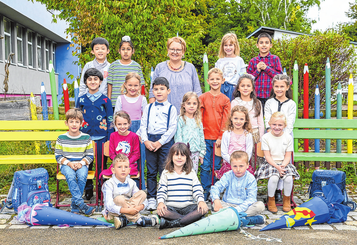 Grundschule Kreuzäcker, Klasse lb - Klassenlehrerin: Martina Sommer Foto: Ulmer Fotografie