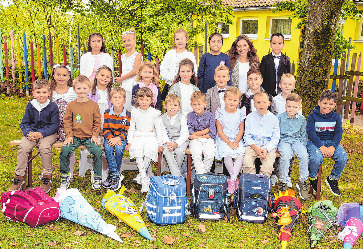 Hermann-Merz-Schule Ilshofen, Klasse 1b  - Klassenlehrerin: Sophia Birkigt Foto: nohau Fotostudio