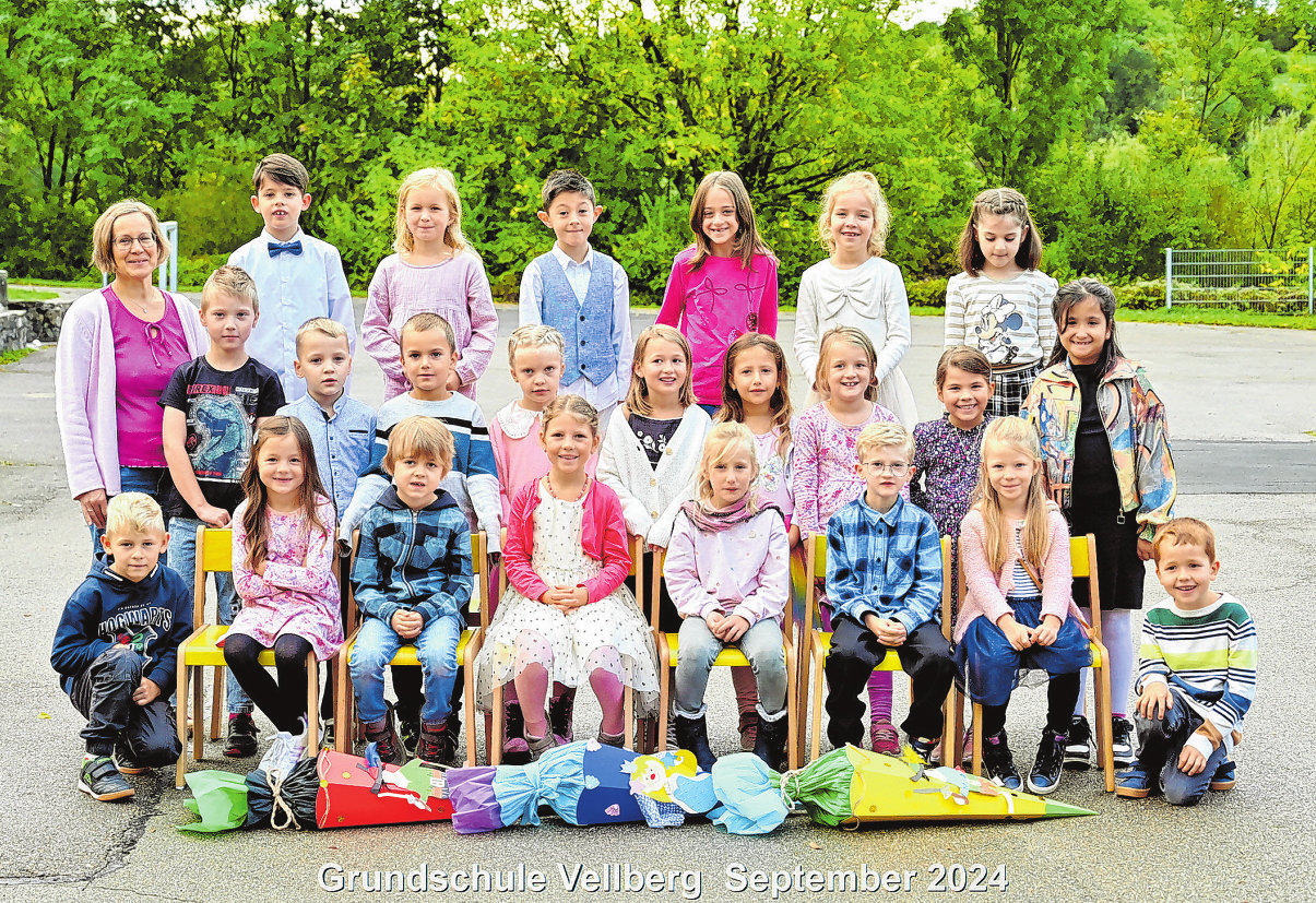 Grundschule Vellberg, Klasse 1b  - Klassenlehrerin: Ulrike Wüst Foto: Top-Fotografie Rau