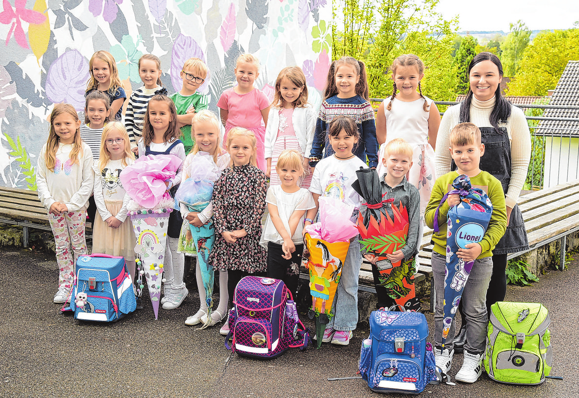 Grundschule Bühlertann, Klasse la Klassenlehrerin: Klassenlehrerin: Nina Bair Foto: nohau Fotostudio