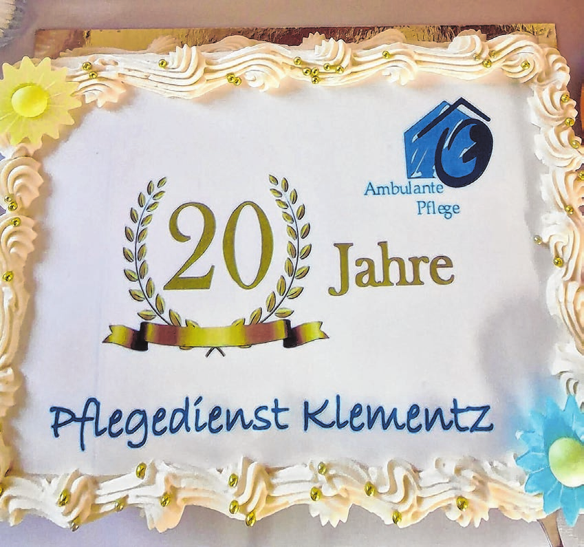 Leckere Torte zum Jubiläum gab es für die Bewohnern der Wohngemeinschaft und den Gästen der Tagespflege.