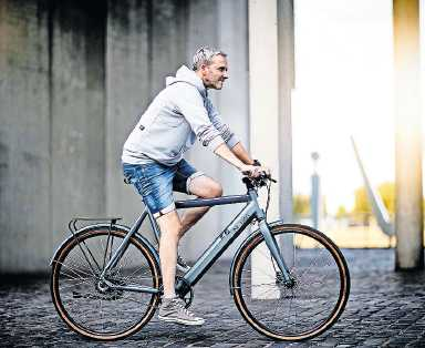 Bike plus Servicepaket: Durch regelmäßige Wartungsintervalle sind Sicherheit im Straßenverkehr und Fahrspaß jederzeit gewährleistet. FOTO: DJD/MOUGG.BIKE/GRATIS