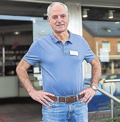 35 Jahre führte Hubertus Lauer die Urbanus-Apotheke in Rhade. FOTO (A) MANUELA HOLLSTEGGE