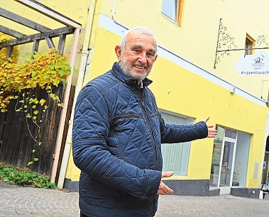 Der Feldkirchner Heinz Eichler (84) ist von der ersten Stunde an im Krippenbauverein aktiv und hofft auf junge Senioren, die Interesse haben, in der Krippenbauschule mitzuwirken.