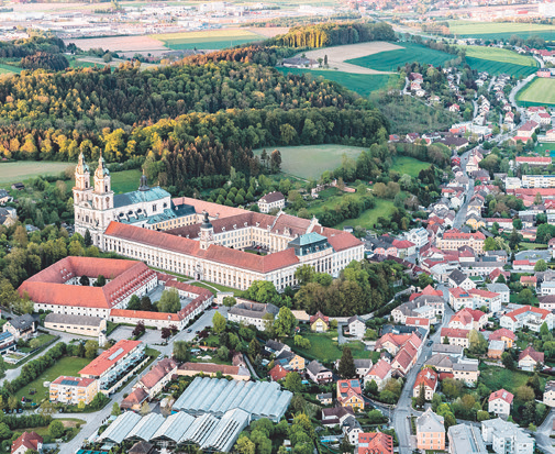 Das barocke Stift liegt im Zentrum. Foto: Werner Kerschbaummayr