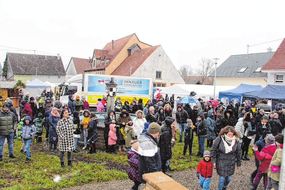 Traditionell ist der Hobbyund Adventsmarkt in Grosselfingen gut besucht. Foto: Wolf