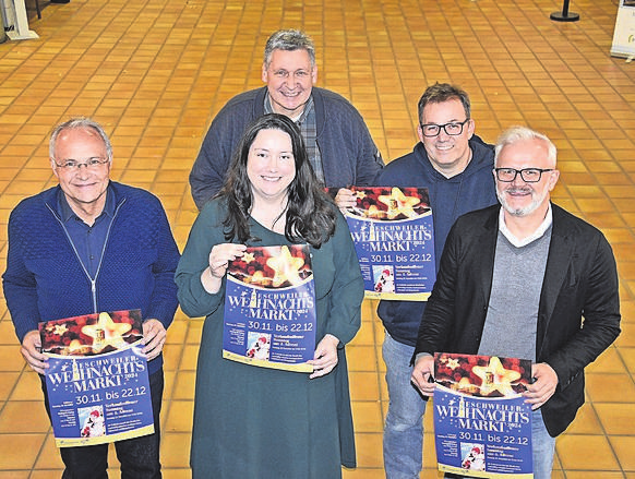 Der Citymanagementverein und Bürgermeisterin Nadine Leonhardt freuen sich auf besinnliche Tage.