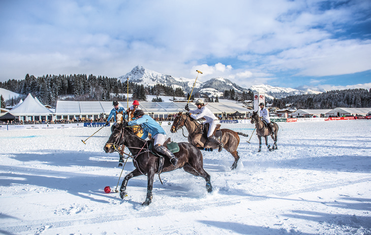 Sportliches Kitzbühel: Packende Spielszene beim Snow Polo World Cup