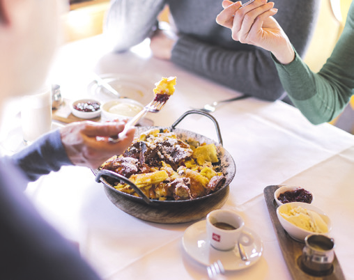 Gemütliches Kitzbühel: die österreichische Delikatesse Kaiserschmarrn