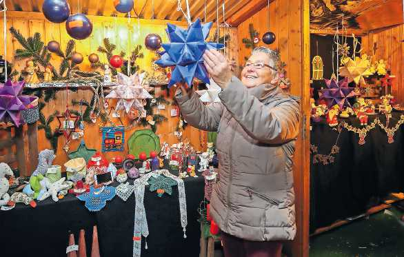 Idyllisch: der Weihnachtsmarkt im Malerwinkel in Harthausen. FOTO: LENZ/ARCHIV