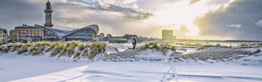 Wintertraumlandschaft in Warnemünde. Foto: Hotel Neptun