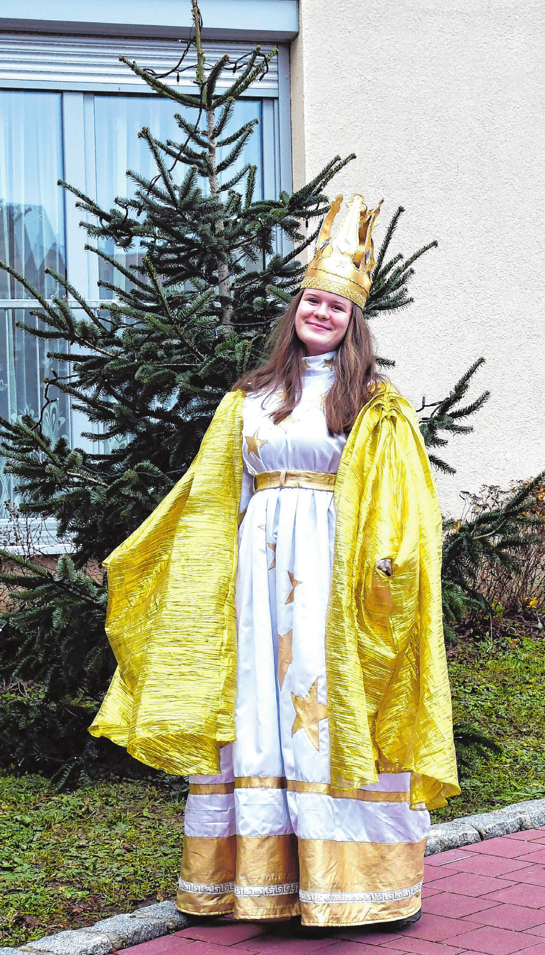 Das Wilhermsdorfer Christkind Dorothea Mitländer wird am Sonntag gegen 17.45 Uhr von der Treppe des Ritterhauses den Christkind-Prolog vortragen. Diesen verfasste ihre Uroma, die Wilhermsdorfer Heimatdichterin und „,Verschli“-Schreiberin Jette Lindner.