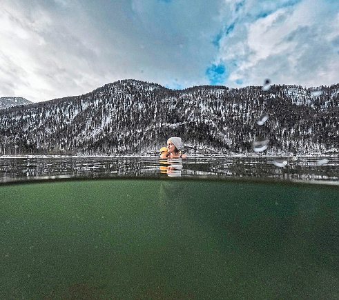 Winterschwimmen: Erst ab unter fünf Grad spricht man vom Eisschwimmen. Foto: Barbara Anderl