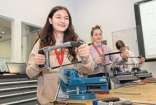 Der Girls' Day dient dazu, vielfältige berufliche Perspektiven aufzuzeigen.Fotos: Land Tirol/Girls' Day