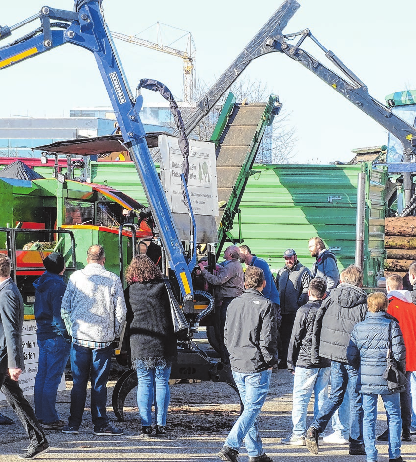 Rund 70 Aussteller zeigen in und um die Arena moderne Technik und Alltagshelfer.