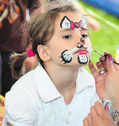 Am Sonntag können sich Kinder schminken lassen.