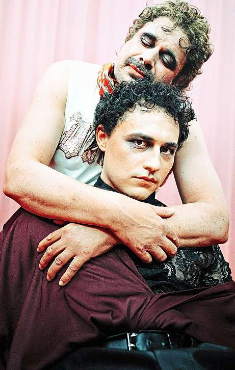 Oliver Meskendahl als Falstaff und William Hauf als Prinz Harri.