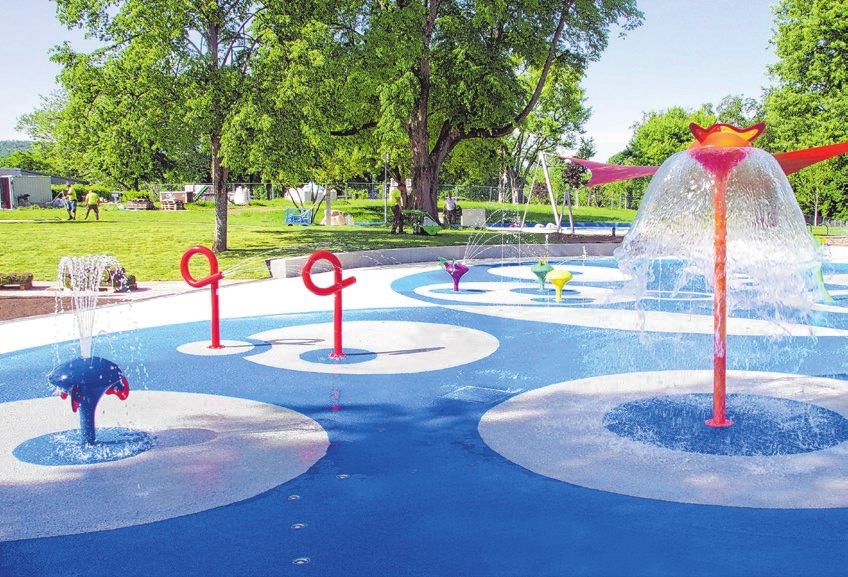 Der neue Splash-Park wird vor allem kleineren Kindern jede Menge Freude bereiten. Foto: Jürgen Herdin