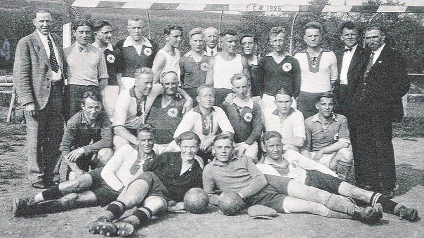 So hat die aktive Fußballmannschaft aus dem Jahr 1935 ausgesehen. Fotos: SVR