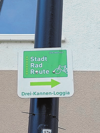 Wer dem grünen Pfeil entlang der „StadtRadRoute“ folgt, bekommt per Drahtesel einen ersten Eindruck von Ulm und Neu-Ulm.