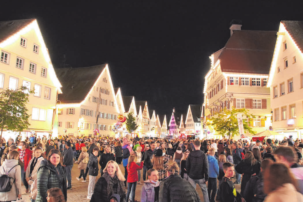 Einkaufsnacht im Herbst: Flanieren und shoppen im Herzen von Biberach