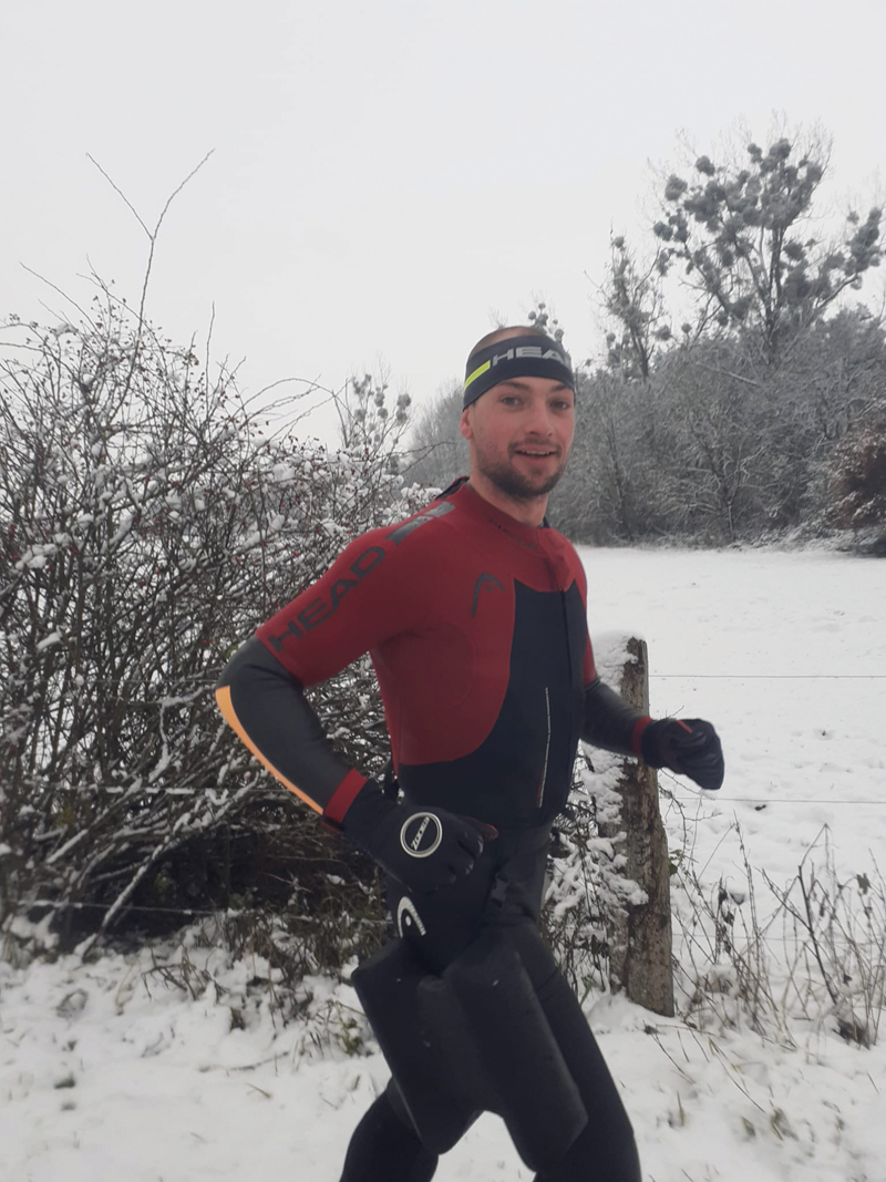 <b>Michael Gerlach</b> ist ausgebildeter Fitness-Trainer mit DOSB-Lizenz und leidenschaftlicher SwimRunner. Der 38-Jährige ist zudem SwimRun-Beauftragter der Deutschen Triathlon-Union (DTU). FOTO Kreuz & Quer SwimRun e.V.