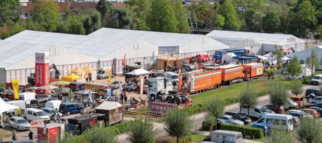 Von Familienbetrieben bis hin zu internationalen Großkonzernen ist bei der Wirtschaftsmesse alles vertreten. Foto: Schniepp