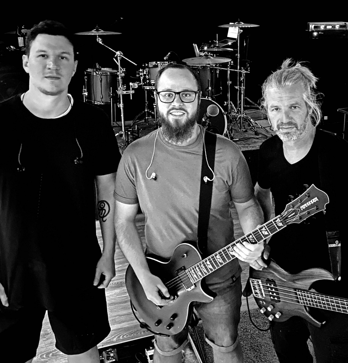 Die Living Targets und Max Roxton werden den Besuchern von „Rock im Städtle“ mächtig einheizen. Fotos: privat