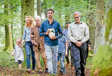 Urnenbeisetzungen sind in Deutschland die häufigsten Bestattungsarten. Foto: djd/Friedwald