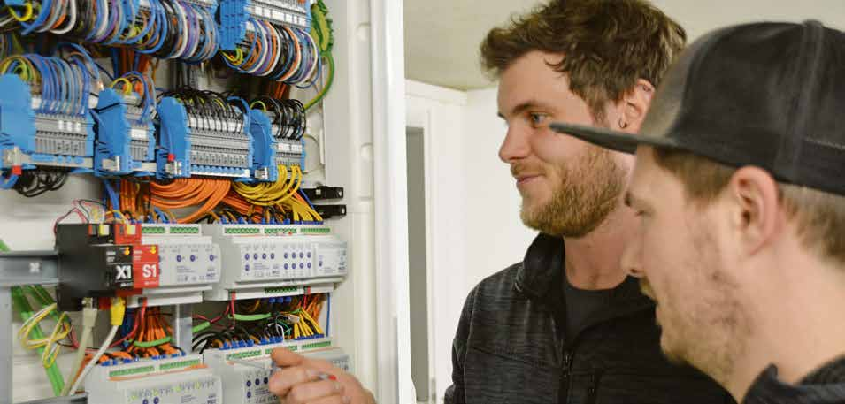 Bei Elektro Wolf wird sehr viel Wert auf die Spezialisierung im Bereich „Smart Home“ und die Vernetzung zwischen Smartphone und Haustechnik gelegt.